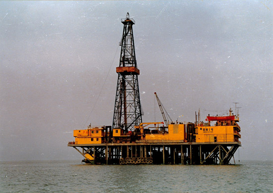 中石化“新勝利1號(hào)”自升式鉆井平臺(tái)在中集來福士開工建造