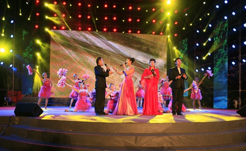 首屆濟(jì)南泉水節(jié)開(kāi)幕