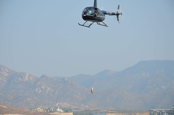 2013全國(guó)直升機(jī)錦標(biāo)賽暨中國(guó)國(guó)際航空運(yùn)動(dòng)器材裝備展覽會(huì)在山東萊蕪啟幕