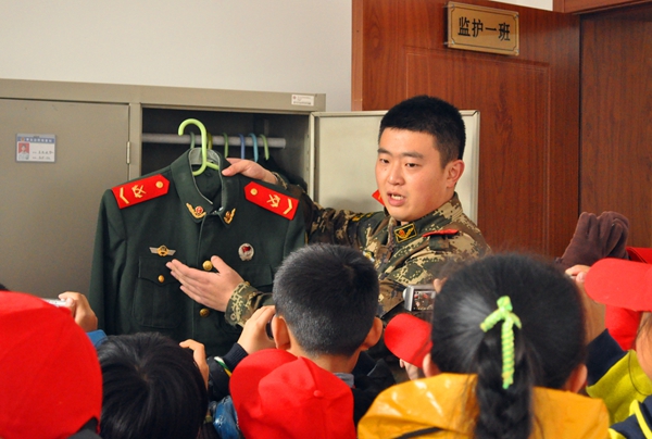 山東青島邊檢站開展“警營開放日”活動