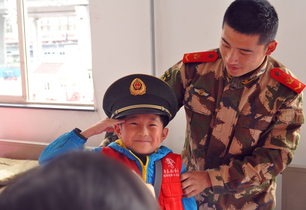 山東青島邊檢站開展“警營開放日”活動