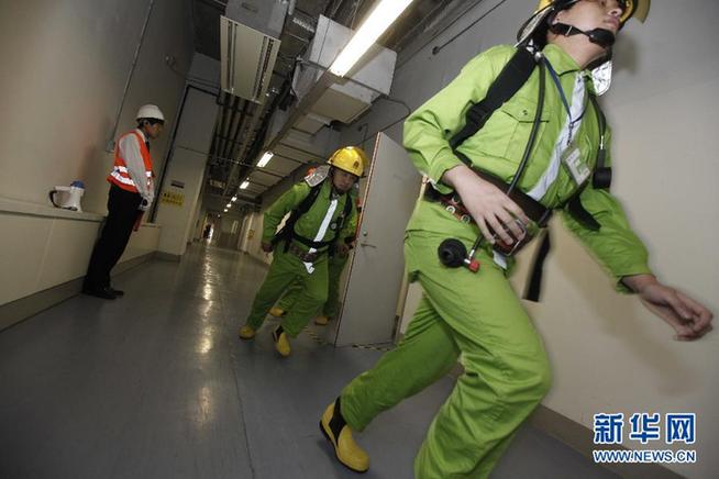 上海：“摩天高樓”的防災(zāi)綜合演練
