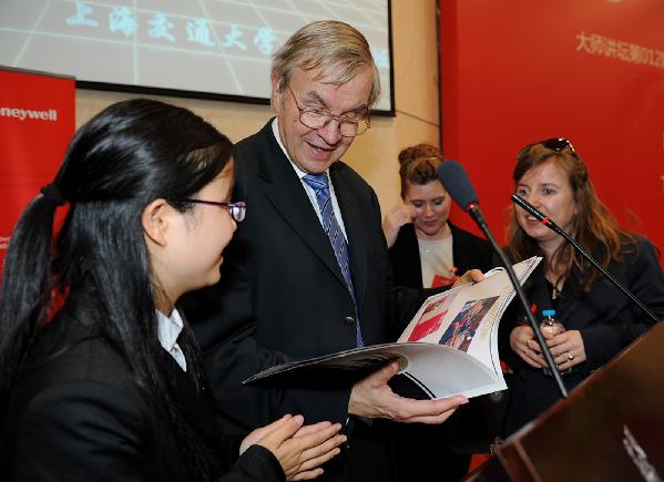諾貝爾獎得主走進滬高校與學(xué)子面對面交流