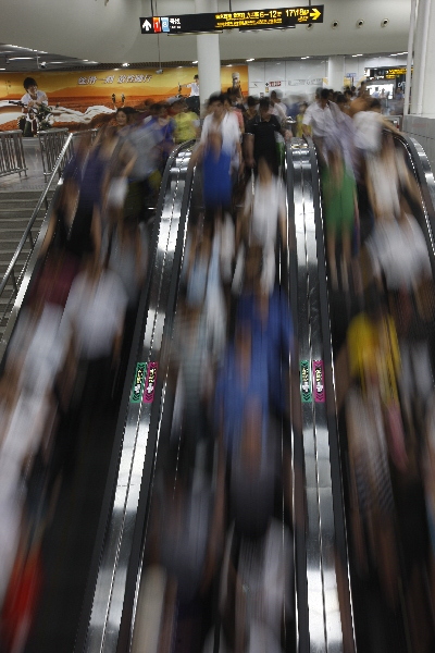 上海實有人口達(dá)到2433.4萬