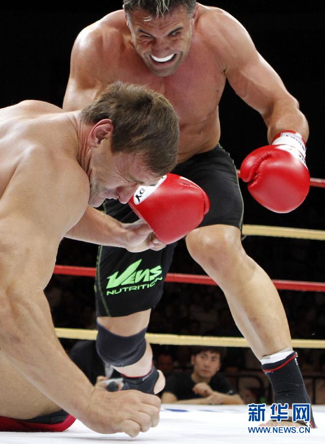 首屆國(guó)際綜合搏擊表演賽在滬舉行