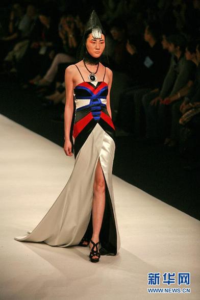 上海時(shí)裝周“2013春夏作品發(fā)布”活動(dòng)落幕