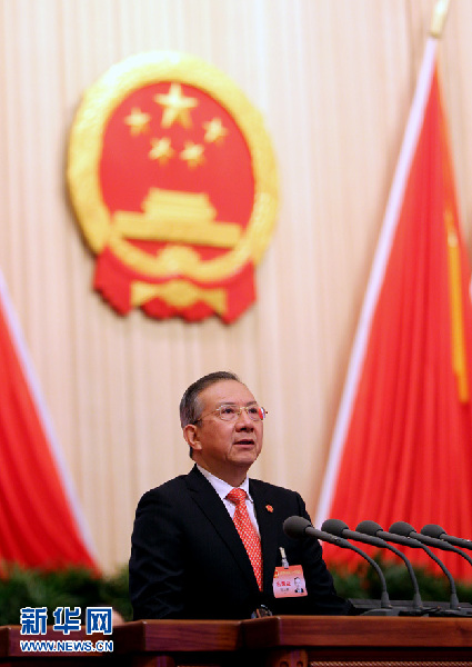 上海市人代會聽取市人大常委會和