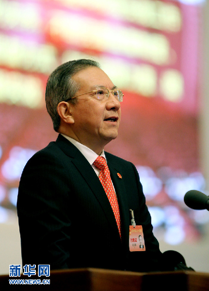 上海市人代會(huì)聽取市人大常委會(huì)和