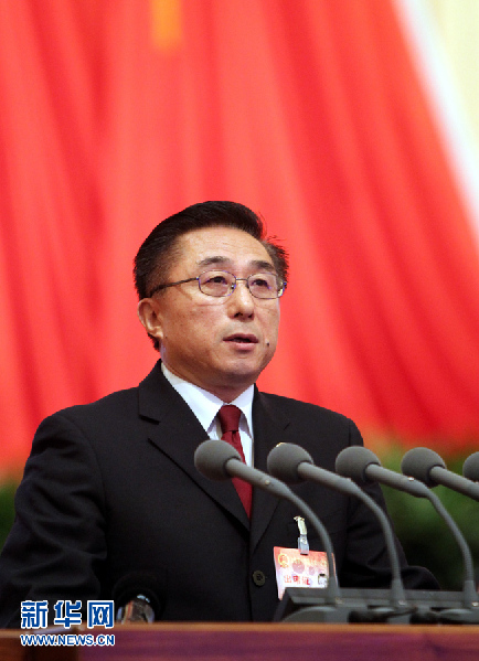 上海市人代會(huì)聽(tīng)取市人大常委會(huì)和