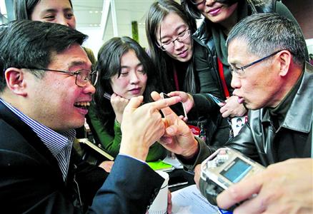 滬牌拍賣(mài)未來(lái)或?qū)⑷∠?車(chē)主可用原拍牌費(fèi)抵擁堵費(fèi)