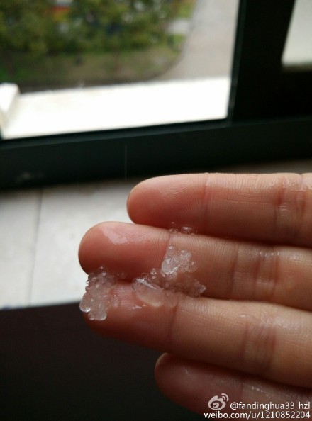上海今日突下冰粒 網(wǎng)友:噼里啪啦好像下鉆石