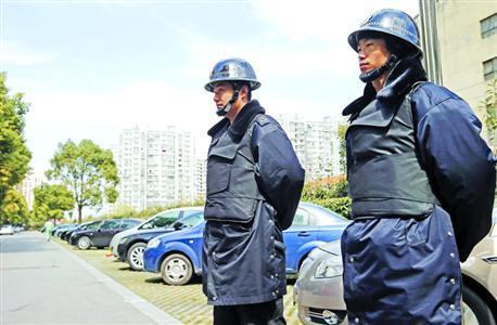 滬一小區(qū)上演搶車位大戰(zhàn):“特勤安保”全天巡邏