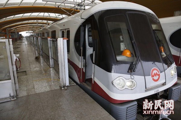 11號(hào)線迪士尼段列車今調(diào)試 迪士尼站近期裝修|圖