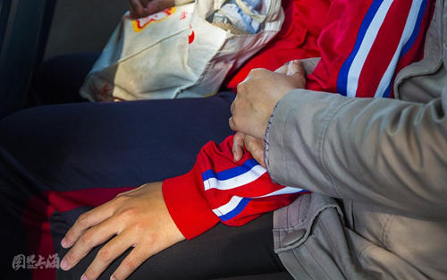 自閉癥日讓愛溫暖孤獨(dú) 星星的孩子不再孤單|圖