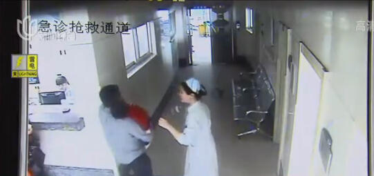 19月大女童被鎖私家車內(nèi) 數(shù)小時(shí)后窒息身亡