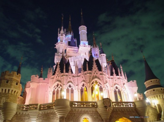 上海迪士尼樂園延至明春開業(yè) 預(yù)計門票300-400元