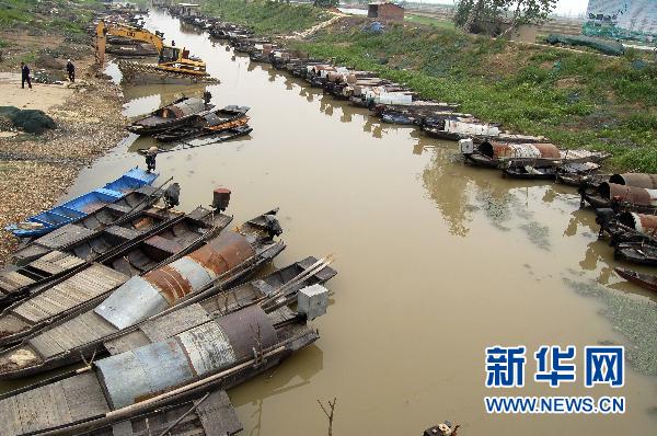 國(guó)家級(jí)濕地保護(hù)區(qū)龍感湖因旱被迫延長(zhǎng)禁漁期(圖)