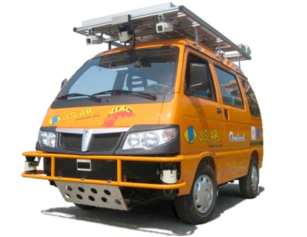 無(wú)人駕駛車(chē)順利從長(zhǎng)沙至武漢 自主超車(chē)67次 圖