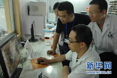 千方百計救治甬溫線事故傷者:1人1專家 1人1方案