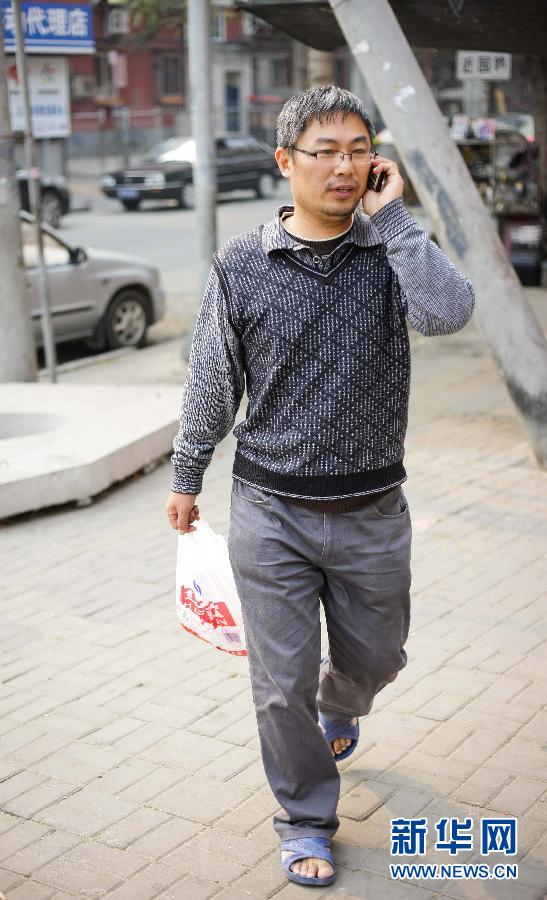 圖片故事：“愛說謊”的父親