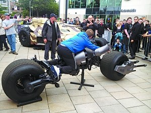 《蝙蝠俠》科幻武器超炫 能否打進(jìn)現(xiàn)實(shí)戰(zhàn)場(chǎng)？