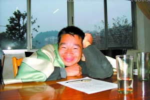 中國作家生存狀態(tài)引關注 大多作家收入不如白領