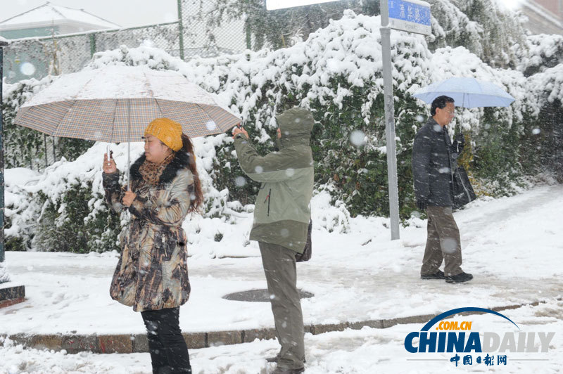 冷空氣來襲 吉林長春迎下半年首場(chǎng)降雪
