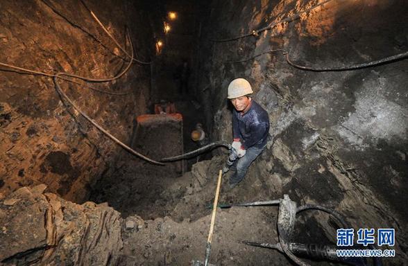 地下28米的地鐵施工現(xiàn)場：城市新路從這里鋪就