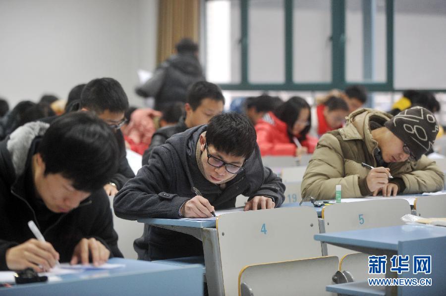 新聞鏡頭：“考研熱”背后是“就業(yè)難”？