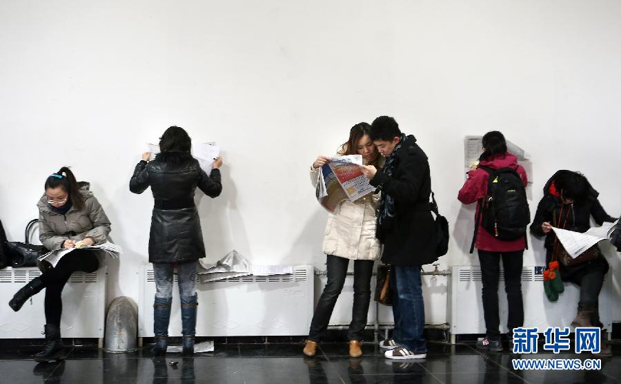 新聞鏡頭：“考研熱”背后是“就業(yè)難”？