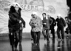 打工者自創(chuàng)自演“打工春晚” 崔永元將客串(圖)