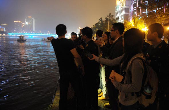 武警警官鄭益龍舍身救人生死不明 萬(wàn)千網(wǎng)友真情呼喚