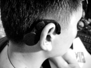 防春困“神器”網(wǎng)絡(luò)熱銷 頭部前傾斜會(huì)發(fā)報(bào)警聲