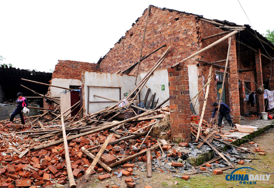 龍卷風(fēng)、冰雹襲擊湖南洞口