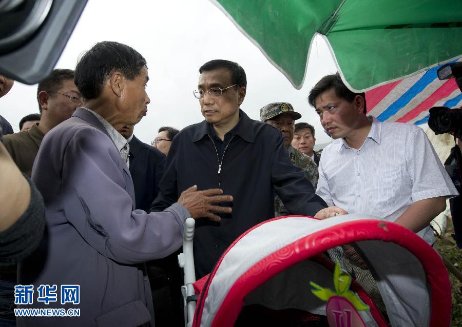 李克強在震區(qū)24小時的足跡