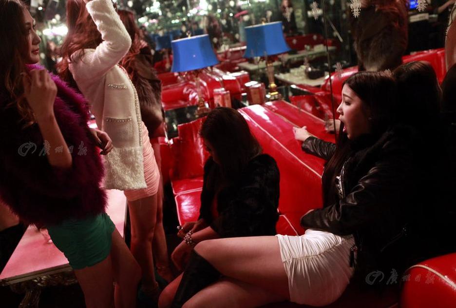 90后學(xué)生嫩模的放肆青春