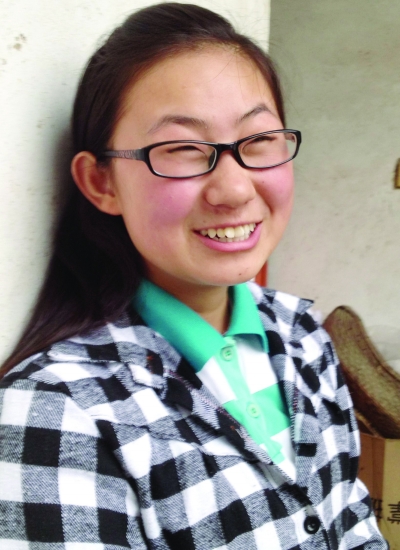 女生為媽媽闖紅燈道歉續(xù):高考結束交警上門慰問