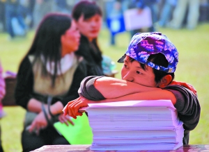 高校為刷高就業(yè)率出招五花八門 “虛假繁榮”誤導(dǎo)社會