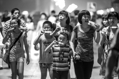 全國(guó)39站點(diǎn)高溫破極值 天氣預(yù)報(bào)擬增可能引發(fā)病癥預(yù)報(bào)