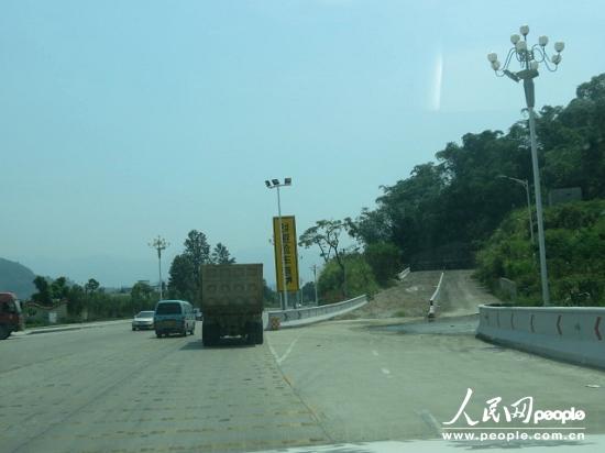 福建警方回應(yīng)“104國道限速30公里每天罰款10萬元”傳聞