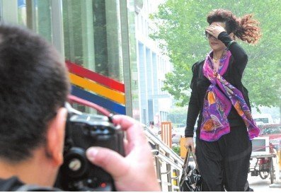 夢鴿訴賣淫市局尚未立案 酒吧：她是為洗清兒子