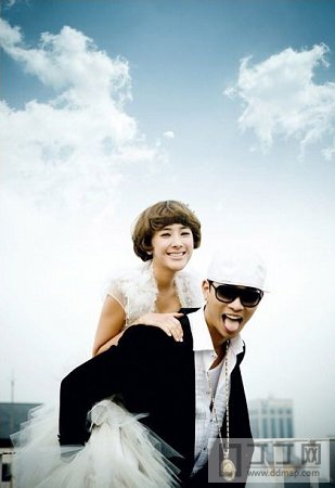 《我們結(jié)婚了》婚紗照盤點(diǎn) 維尼鬼澤最養(yǎng)眼