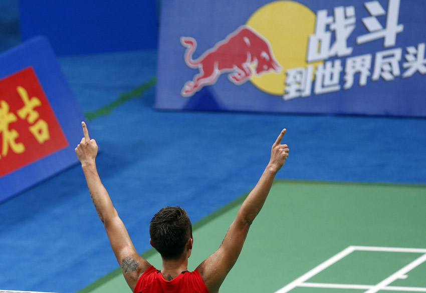 高清：羽毛球世錦賽林丹奪冠 激情擁吻妻子謝杏芳