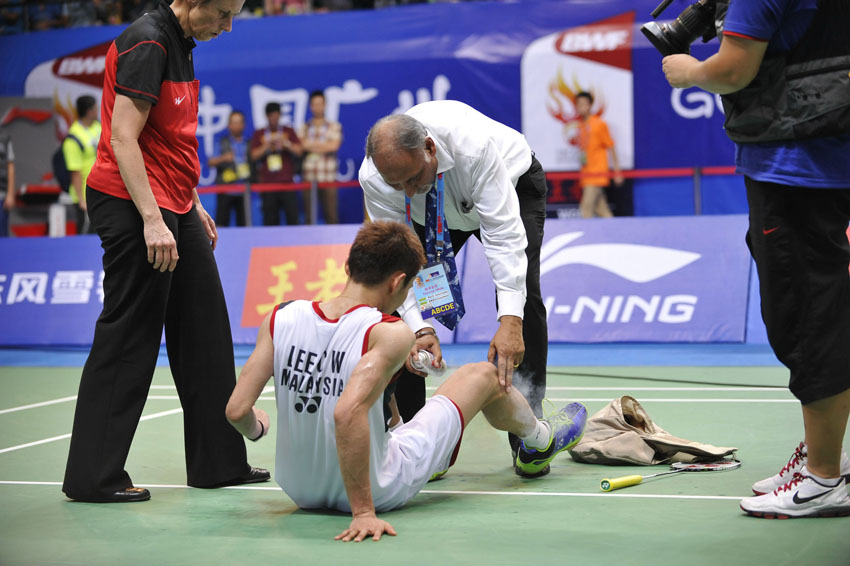 高清：羽毛球世錦賽林丹奪冠 激情擁吻妻子謝杏芳