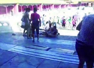 網(wǎng)傳7名游客在故宮內(nèi)斗毆 網(wǎng)友質(zhì)疑安保不到位(圖)