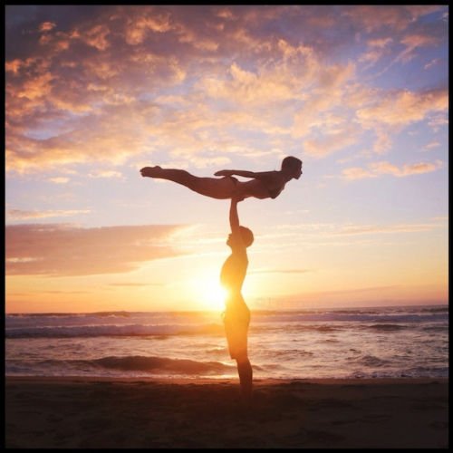 斯諾登女友發(fā)布多張性感照 疑傳遞秘密訊息(圖)