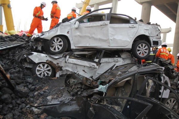 河南連霍大橋垮塌致10死 9個(gè)月未公布處理結(jié)果