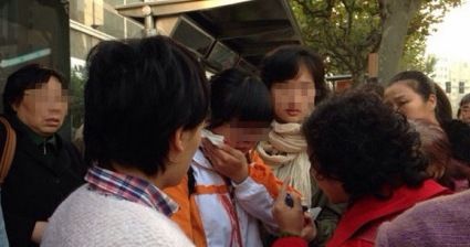 滬花季女生被陌生人持刀劃傷臉蛋 傷人者正做精神鑒定[圖]