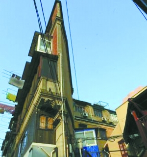 上海“紙片樓”并非超薄 僅僅是種視線錯(cuò)覺（圖）