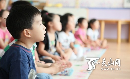 暗訪烏魯木齊市幼兒園: